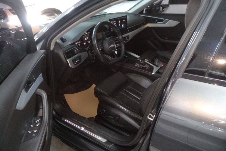 Used Audi A4L 2022 40 TFSI Luxury Dynamic Model
