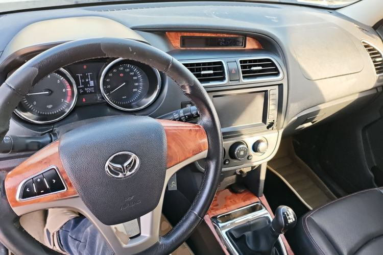 Used HYOSOW S2 2015 1.5L Manual Luxury Model China IV Standard
