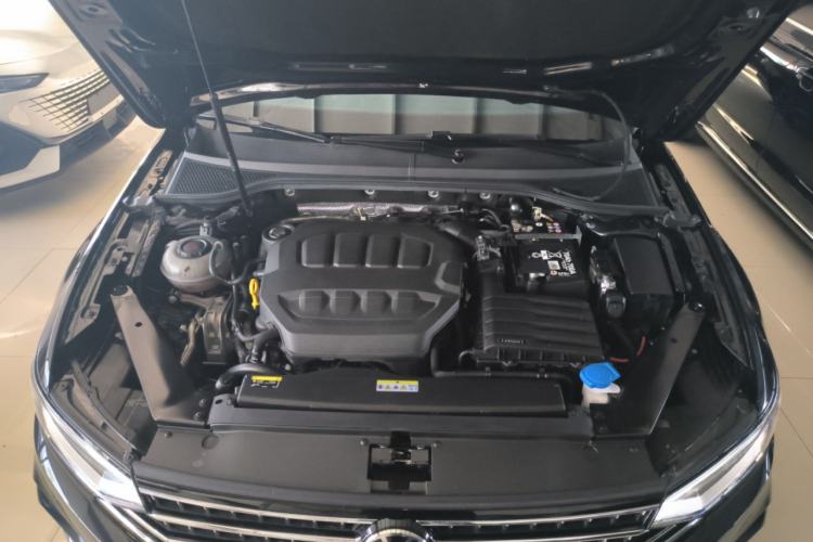 Used Volkswagen Magotan 2025 Zhongxiang Version 330TSI DSG Luxury Edition