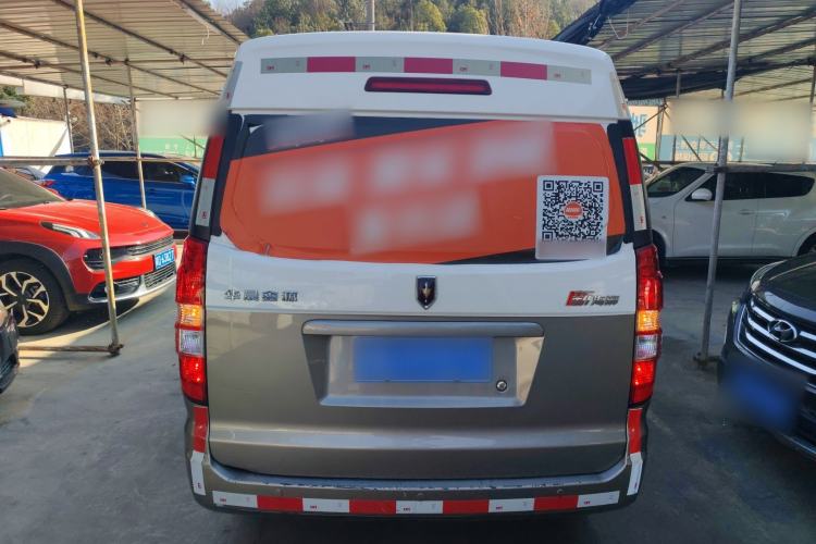 Used Jinbei New Hiace X30L 2023 1.5L Super Enjoyment Van 2/5 Seats Non-Air-Conditioned Version SWC15M