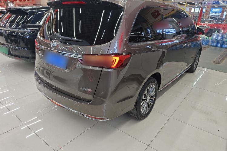 Used Buick GL8 2023 Facelifted Land Cruiser Executive Luxury Version
