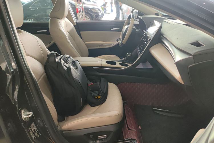 Used Toyota Avalon 2019 Dual-Engine 2.5L Luxury Edition China VI Standard
