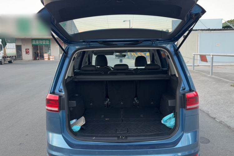 Used Volkswagen Touran 2016 Volkswagen Touran L 280TSI DSG Comfort Edition
