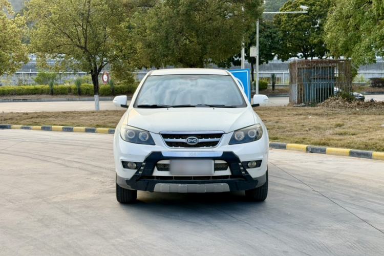 Used BYD S6 2014 2.0L Manual Luxury 5-Seater