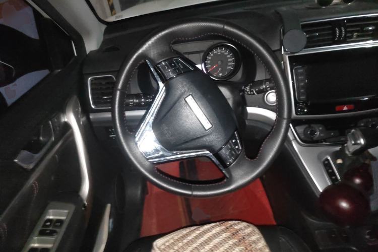 Used Haval M6 2019 1.5T DCT Two-Wheel Drive Elite Version China VI Standard
