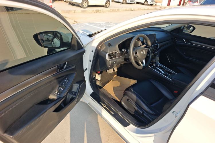 Used Honda Accord 2018 230TURBO Comfort Version National V
