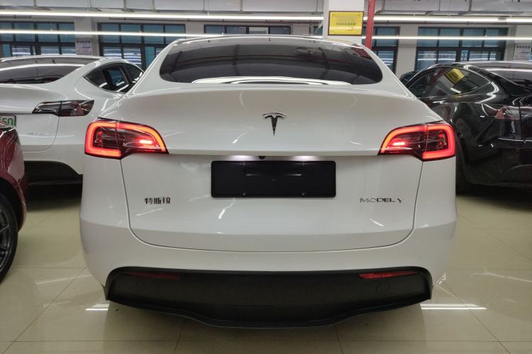 Used Tesla Model Y 2022 Long-Range All-Wheel-Drive Version