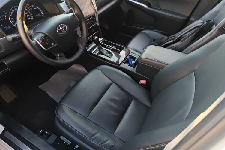 Used Toyota Camry 2016 2.0G 10th Anniversary Leading Edition
