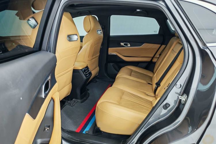 Used Changan UNI-K 2024 2.0T Two-Wheel Drive YueShang Trim
