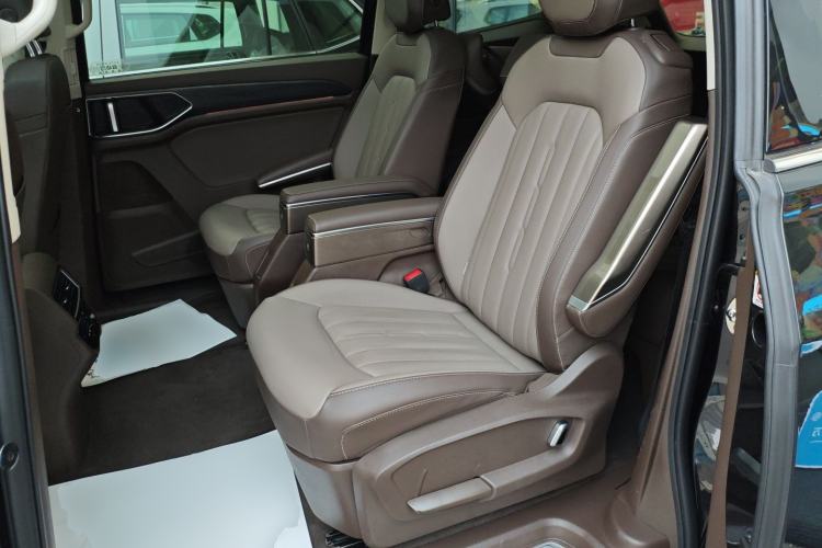 Used Volkswagen Viloran 2023 Facelift 330TSI Luxury Edition
