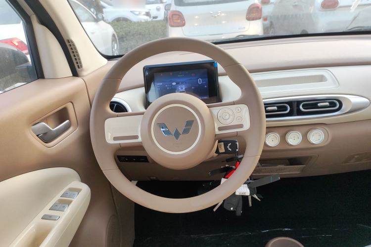 Used Wuling Hongguang MINIEV 2025 Four-Door Version Advanced Edition
