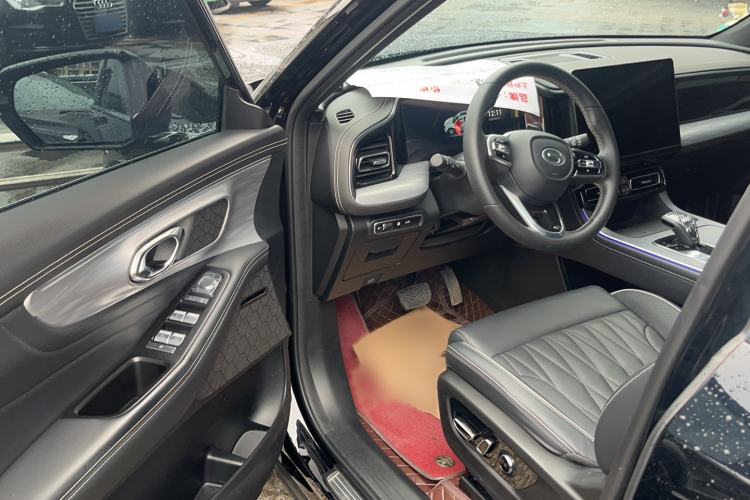 Used GAC Trumpchi GS8 2022 Linghang Series 2.0 TGDI Two-Wheel-Drive Luxury Smart Connectivity Version (7 Seats)
