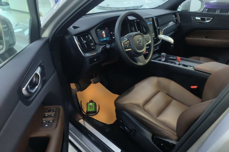 Used Volvo XC60 2024 B5 4x4 Smart Luxury Edition
