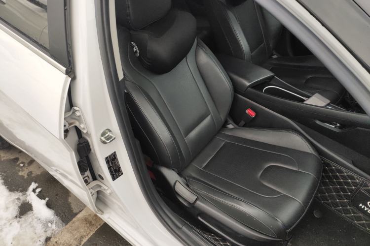 Used Hyundai Elantra 2022 1.5L CVT LUX Prestige Edition
