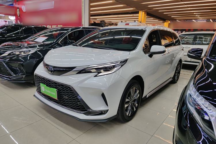 Used Toyota Granvia 2024 2.5L Hybrid Luxury Edition
