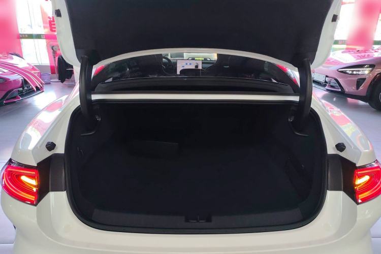 Used  SU7 2024 Rear-Drive Ultra-Long Range Advanced Pro-Level Intelligent Driving Version
