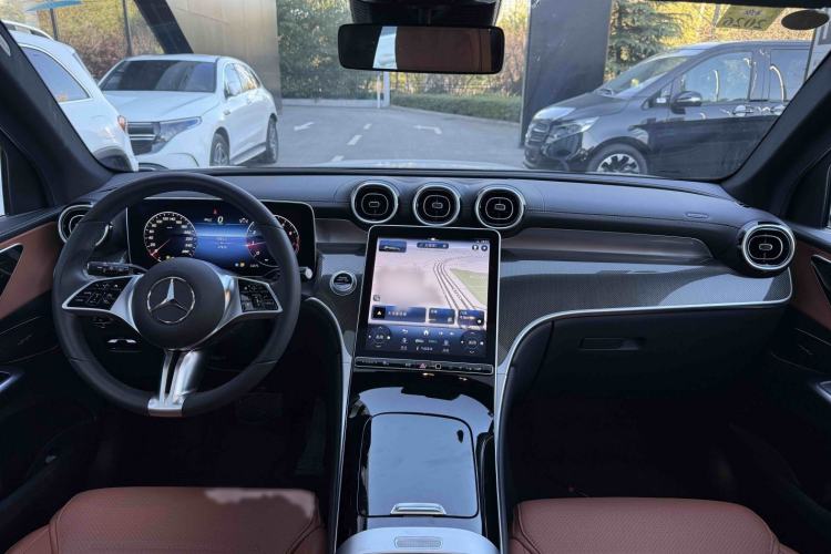 Used Mercedes-Benz GLC 2023 GLC 260 L 4MATIC Dynamic Edition 7-seater
