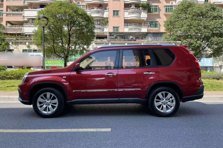 Used Dongfeng Fengdu MX6 2016 2.0L CVT Two-Wheel Drive All-Around Version