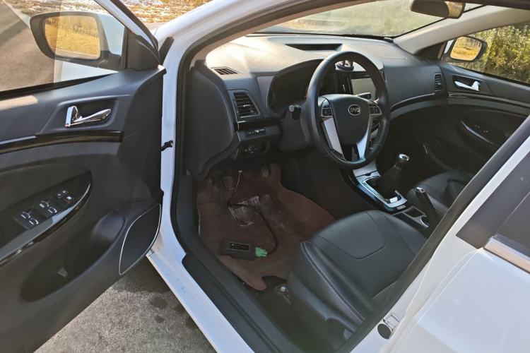 Used BYD Surui 2014 1.5L manual Comfort trim level
