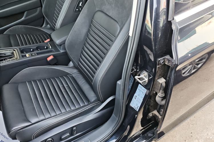 Used Volkswagen Magotan 2020 330TSI DSG Leading Model
