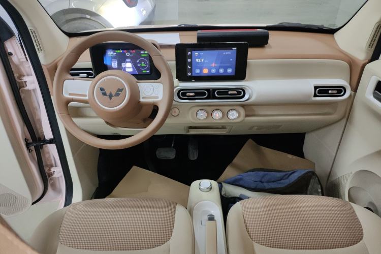 Used Wuling Hongguang MINIEV 2024 3rd Generation 215km Advanced Version
