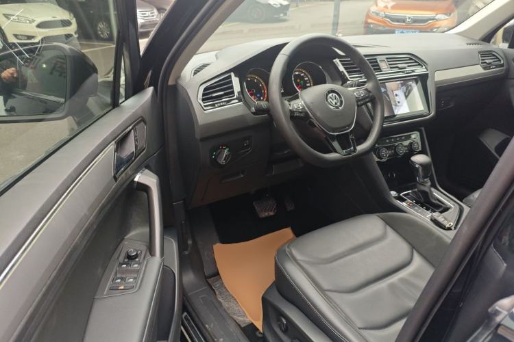 Used Volkswagen Tiguan L 2020 330TSI Automatic Two-Wheel Drive Panoramic Comfort Edition China VI Standard