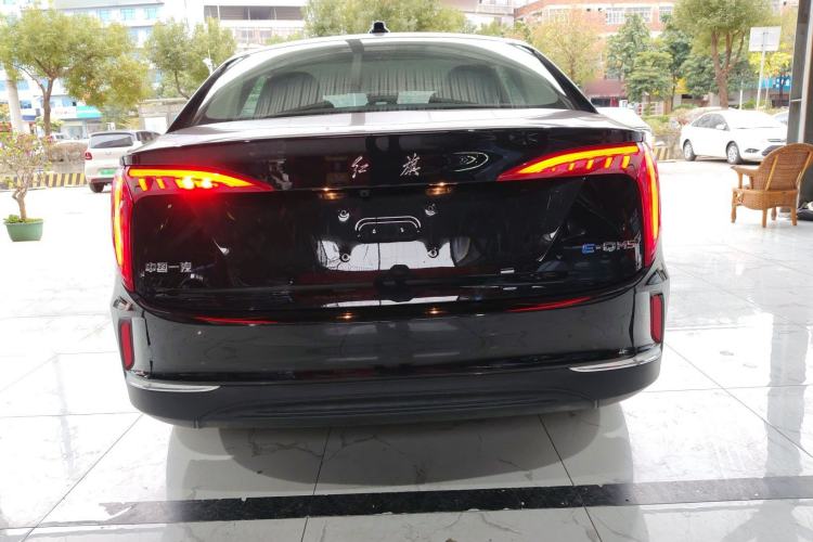 Used Hongqi E-QM5 2024 450km Range Commuter Version
