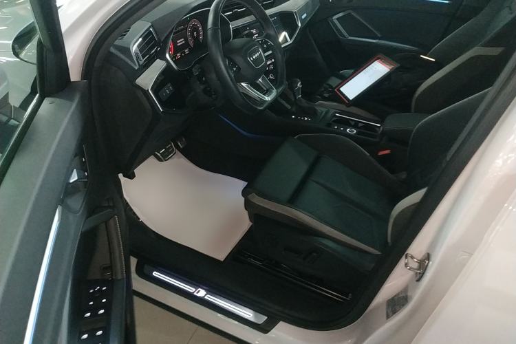 Used Audi Q3 2024 35 TFSI Fashion Dynamic Edition
