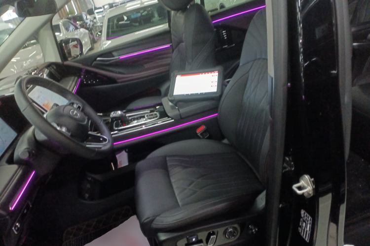 Used GAC Trumpchi M8 2024 Master Series 400T Prestige Edition