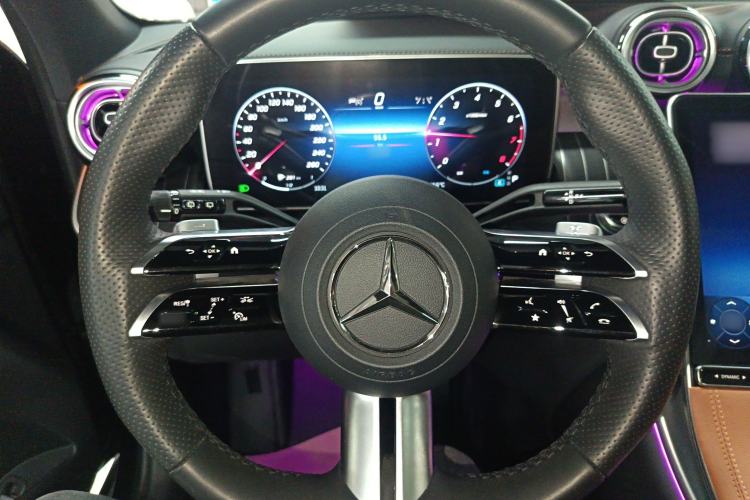 Used Mercedes-Benz GLC 2023 GLC 260 L 4MATIC Luxury Model 5 Seats
