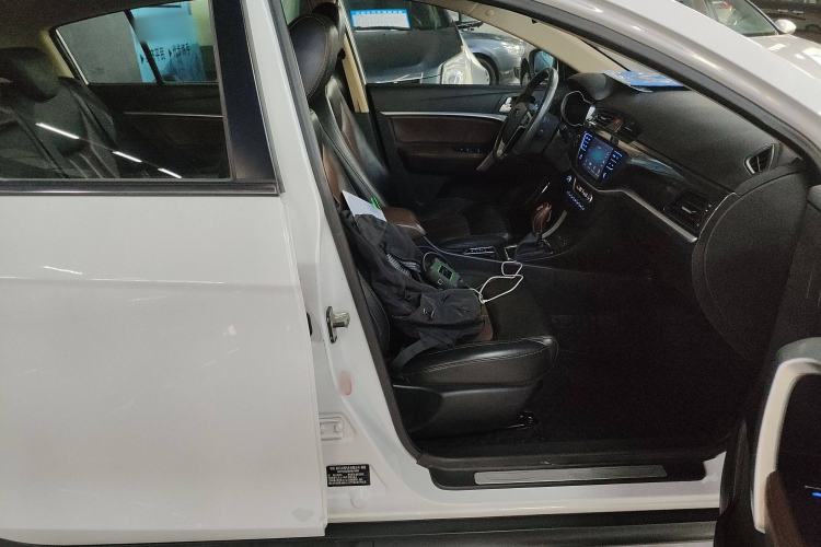 Used Geely Auto Emgrand 2017 Hatchback RS Million Edition 1.5L CVT Upward Version
