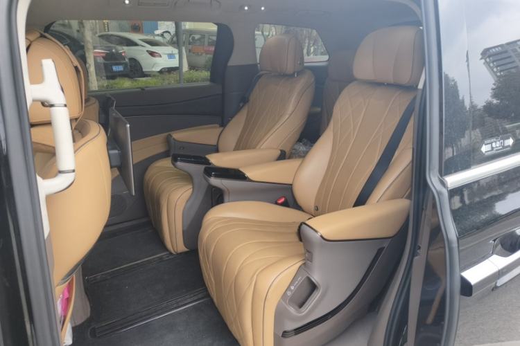 Used Denza D9 2022 DM-i 970 Four-Wheel Drive Flagship Model
