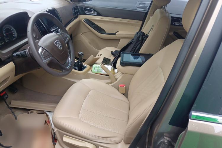 Used Baojun 730 2014 1.5L manual Comfort version 7 seats
