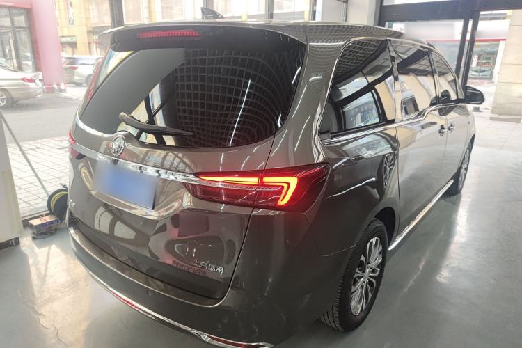 Used Buick GL8 2023 Facelifted Land Cruiser Executive Luxury Version
