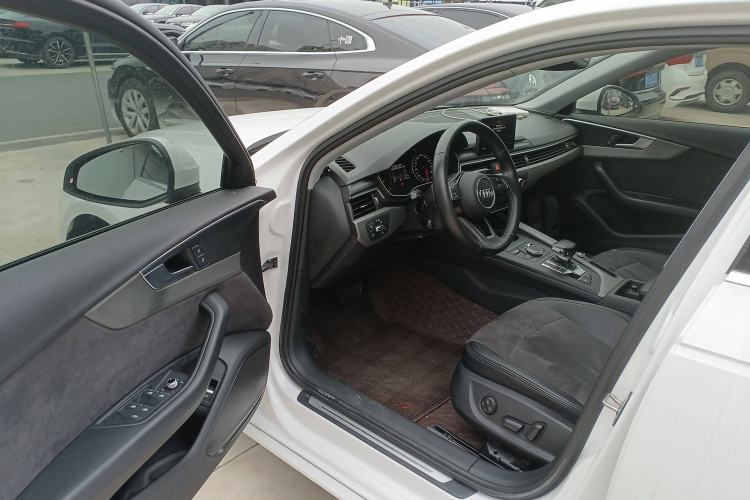 Used Audi A4L 2019 40 TFSI Ambition China VI

