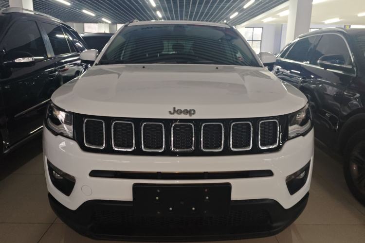 Used  Compass 2017 200T Automatic Enjoyment Version
