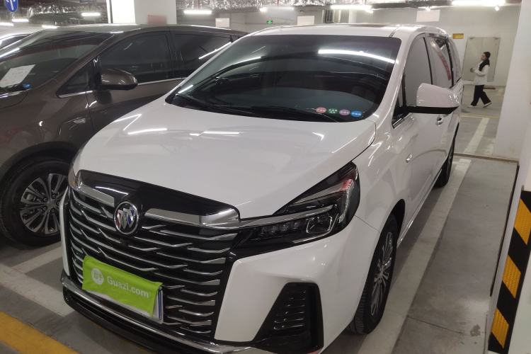 Used Buick GL8 2023 Facelifted Land Cruiser Executive Luxury Version