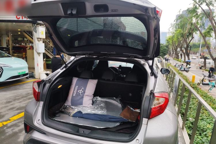 Used Toyota IZOA 2018 2.0L Yichi Version China VI Standard
