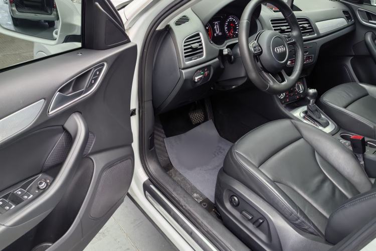 Used Audi Q3 2015 35 TFSI Comfort Model
