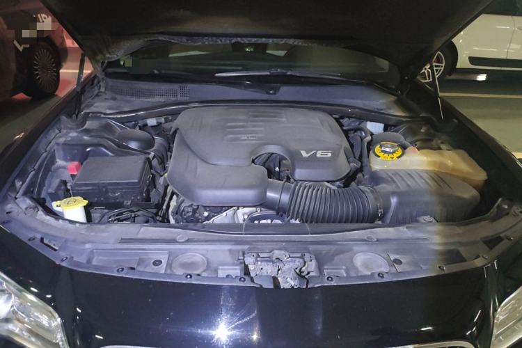 Used Chrysler 300C 2016 3.0L Supreme Edition
