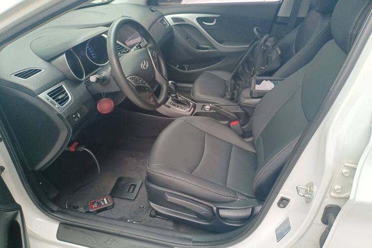 Used Hyundai Elantra 2015 1.6L Automatic Leading Model
