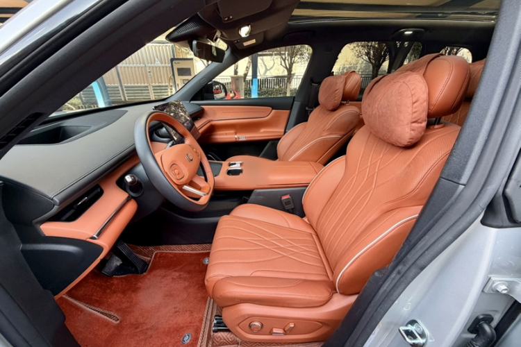 Used  Q07 2025 215 Flagship Edition
