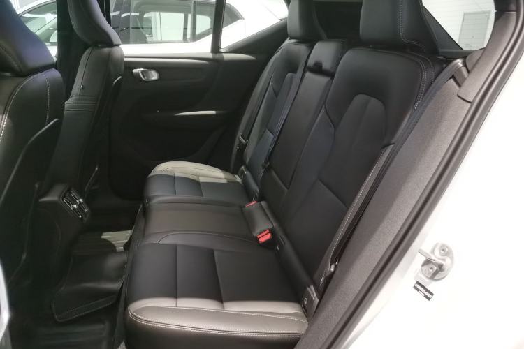 Used Volvo XC40 2024 B4 4x4 Smart Luxury Edition