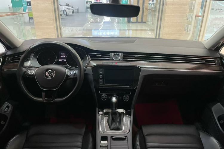 Used Volkswagen Magotan 2019 330TSI DSG Luxury Version China VI Standard
