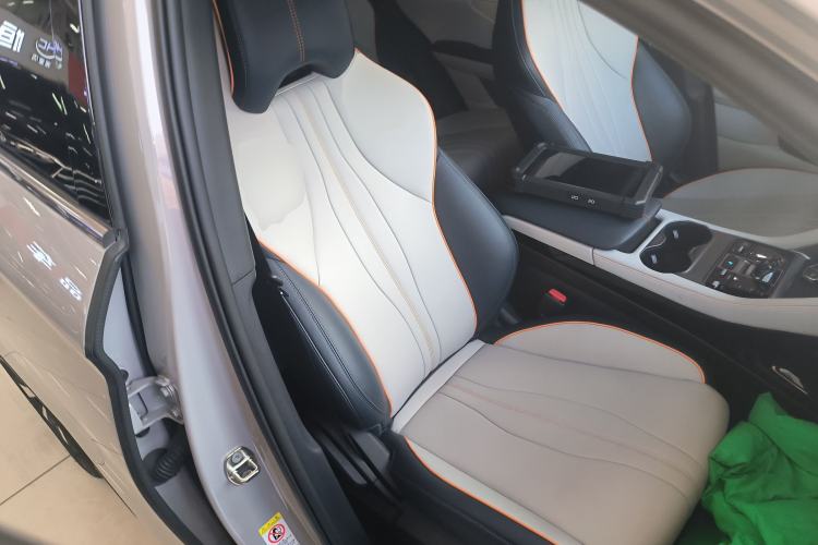 Used BYD Song PLUS New Energy 2024 HONOR Edition DM-i 110km Flagship Model
