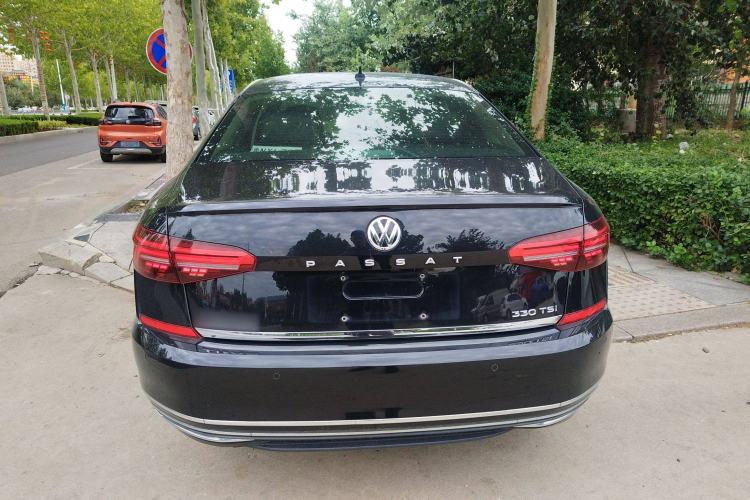 Used Volkswagen Passat 2019 330TSI Luxury Edition China VI Standard
