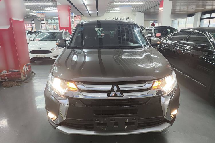 Used Mitsubishi Outlander 2018 2.0L Two-Wheel Drive Glory Edition 5 Seats
