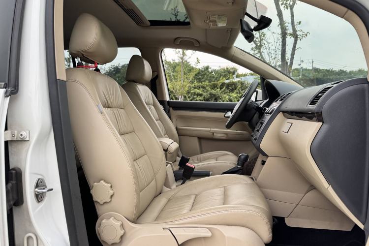 Used Volkswagen Touran 2015 1.4T DSG Comfort Edition 5 Seats
