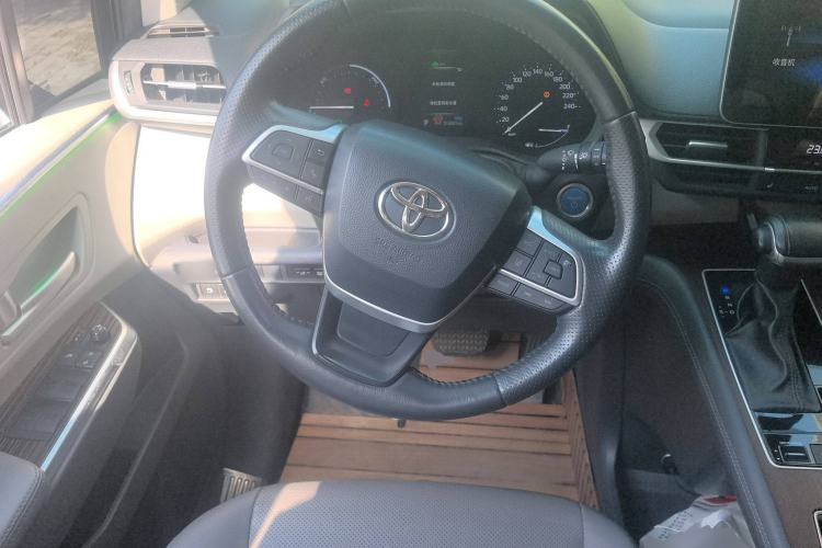 Used Toyota Sienna 2021 2.5L Hybrid Luxury Edition
