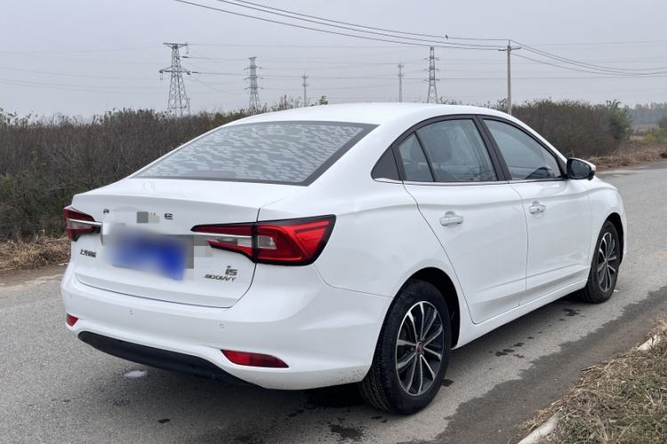 Used Roewe i5 2020 1.5L Automatic 4G Connect Luxury Flagship Edition
